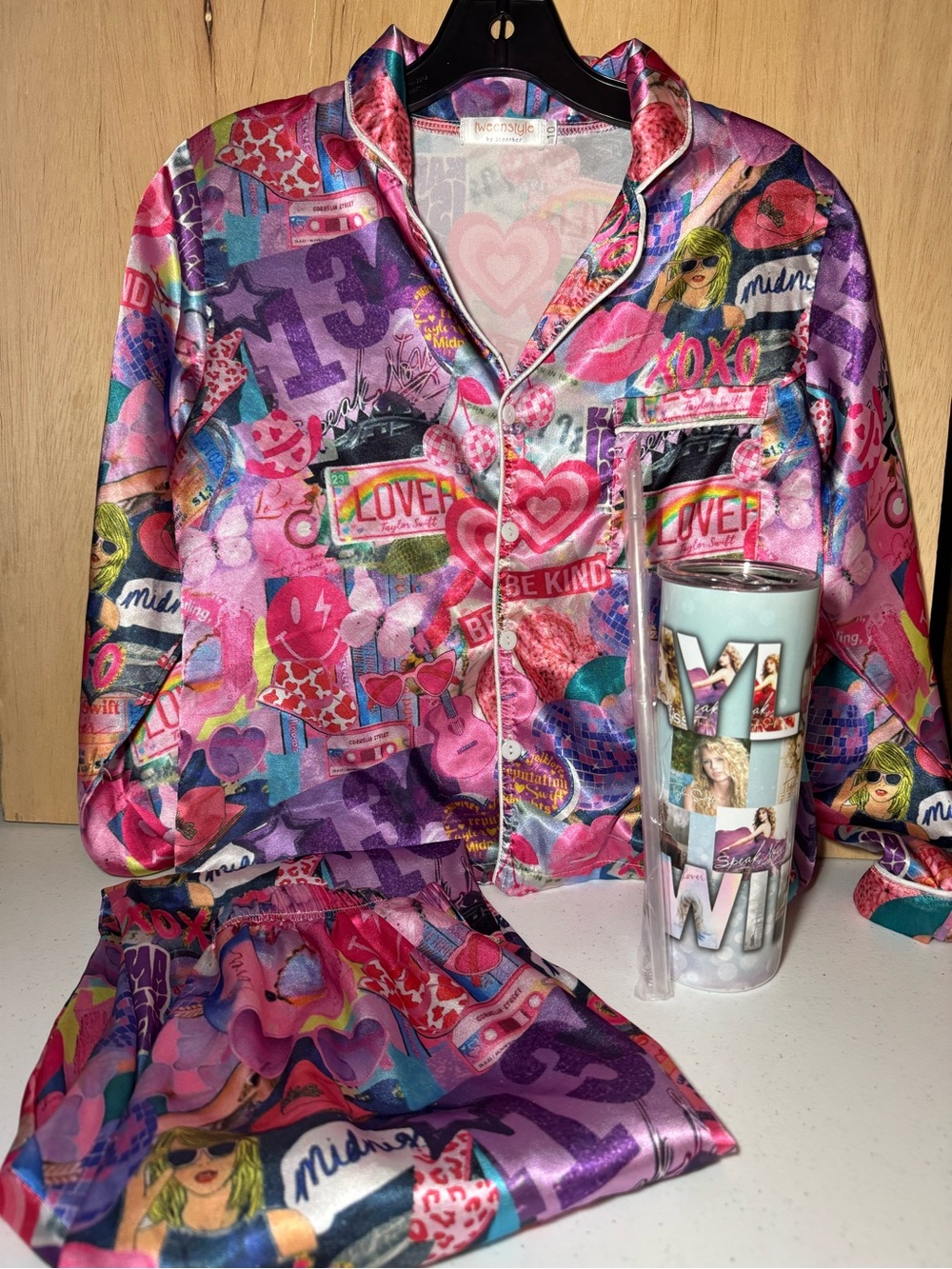 Tweenstyle by Stoopher Taylor Swift Pajama set with tumbler